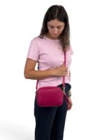 Skórzana torebka damska mała listonoszka crossbody włoska różowa fuksja