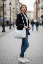 Torebka damska skórzana hobo na ramię i do ręki A4 LADUELLA biała