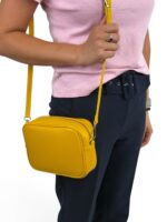 Włoska mała torebka damska skórzana listonoszka crossbody żółta