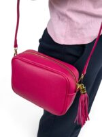 Skórzana torebka damska mała listonoszka crossbody włoska różowa fuksja