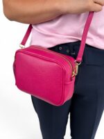 Skórzana torebka damska mała listonoszka crossbody włoska różowa fuksja