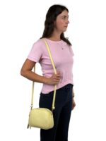 Listonoszka damska skórzana  na ramię crossbody włoska jasnożółta