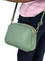 Włoska mała torebka damska skórzana listonoszka crossbody zielona miętowa