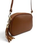 Włoska mała torebka damska skórzana listonoszka crossbody brązowa koniakowa