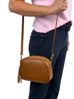 Włoska mała torebka damska skórzana listonoszka crossbody brązowa koniakowa