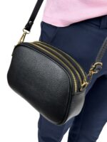 Włoska torebka listonoszka damska skórzana crossbody czarna